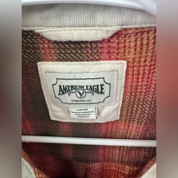 American eagle size small pink plaid flannel - Picture 2 of 2